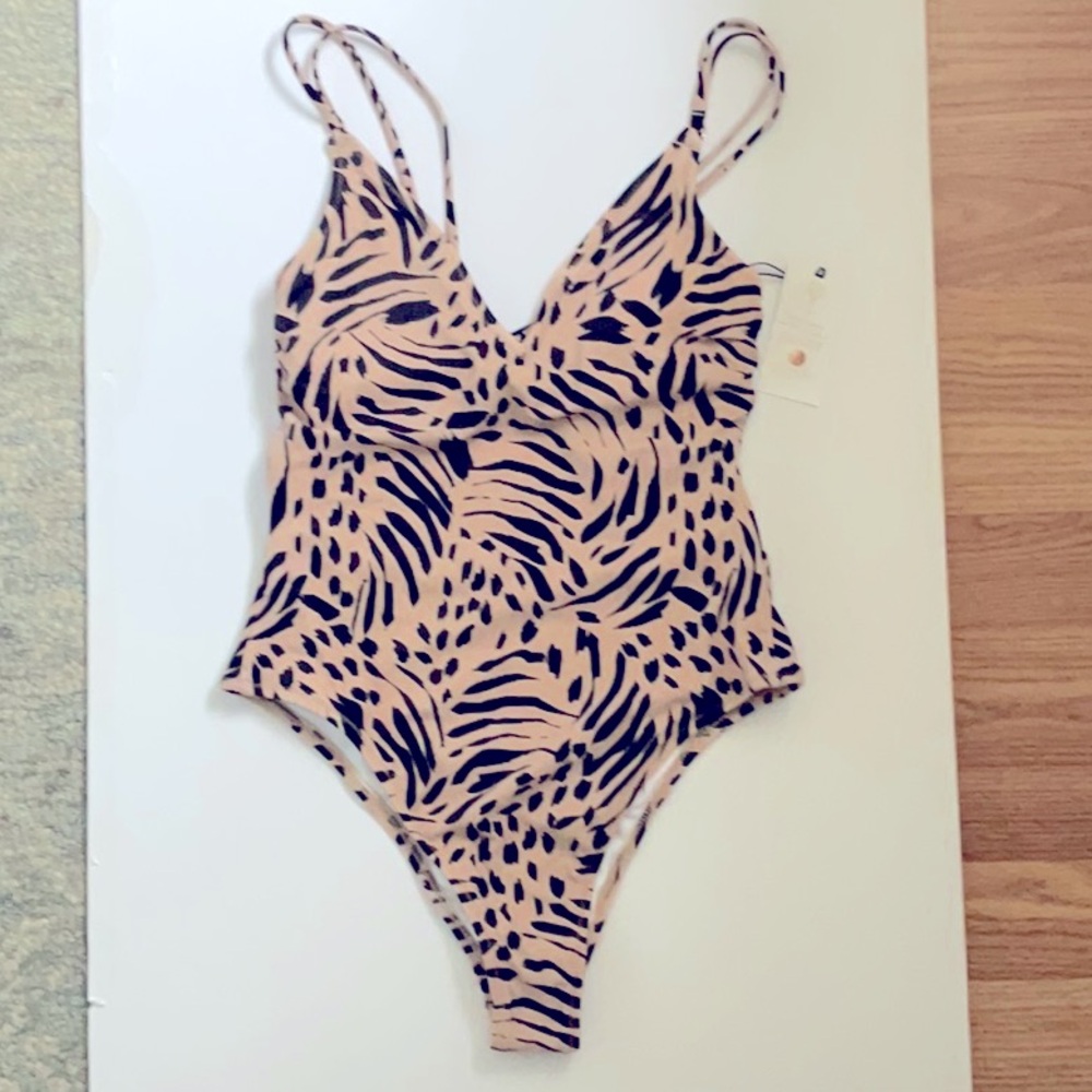 Shade & Shore Women’s One Piece Animal Print Swimsuit Size XS (0-2) NWT